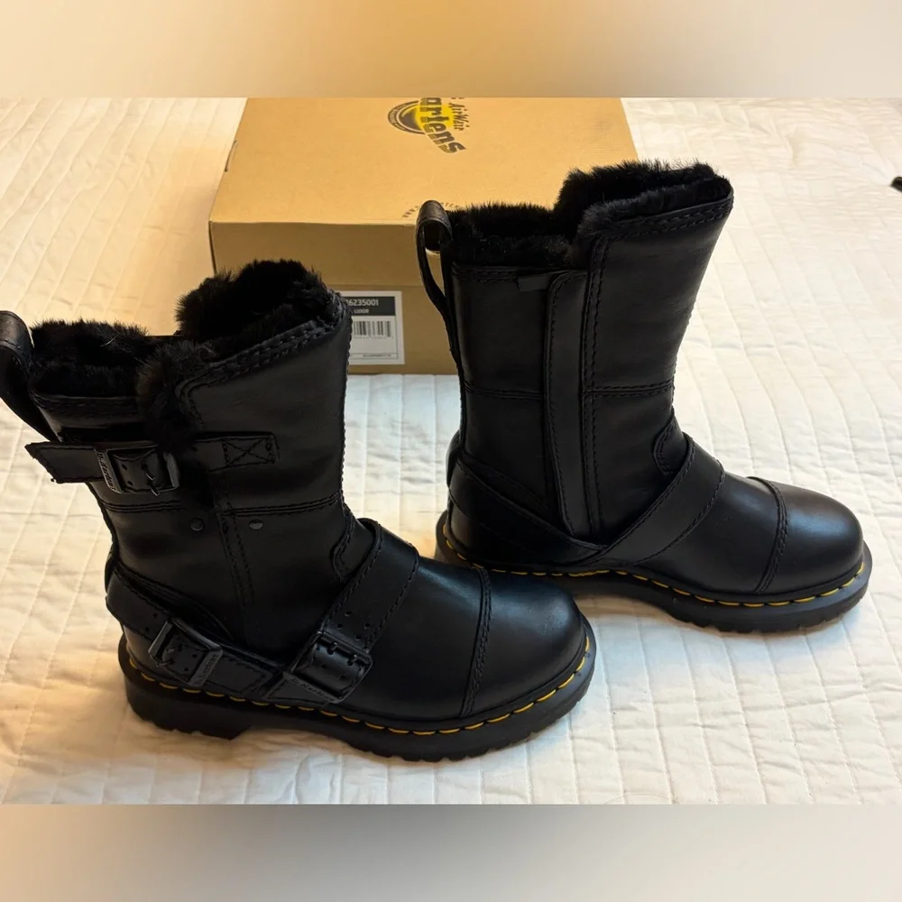 Dr. Martens classic docs
